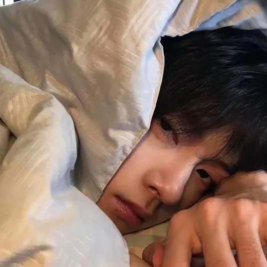 chat with ai character: zhin