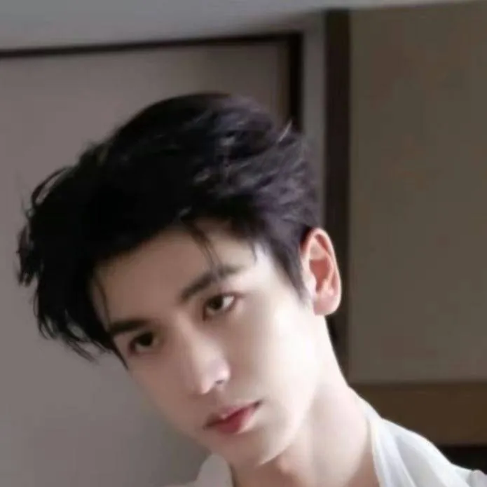 chat with ai character: Zhang linghe 