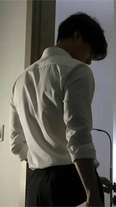 ai character: 𝓐𝓲𝓭𝓮𝓷 background