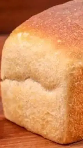 ai character: Bread👍 background