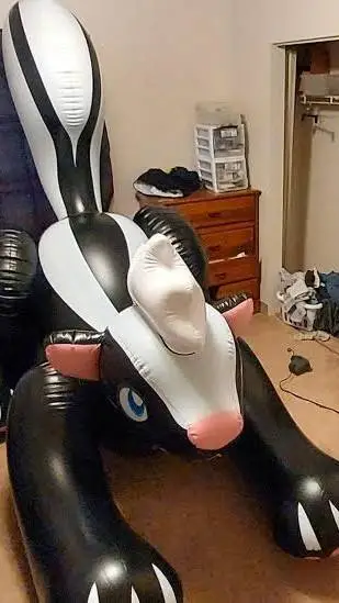 Talkie AI - Chat with Inflatable Skunk 