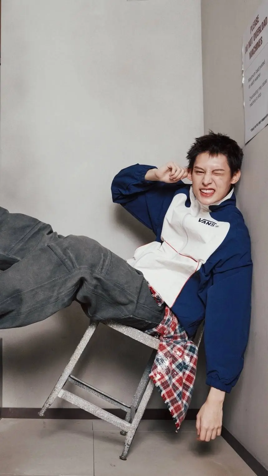 ai character: ZHAO YUFAN background