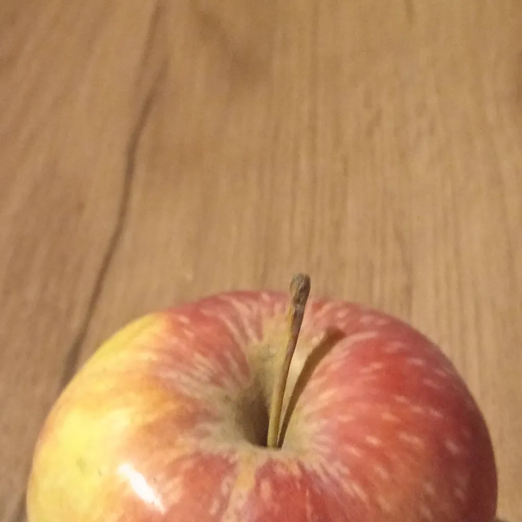 chat with ai character: eat da fuck apple