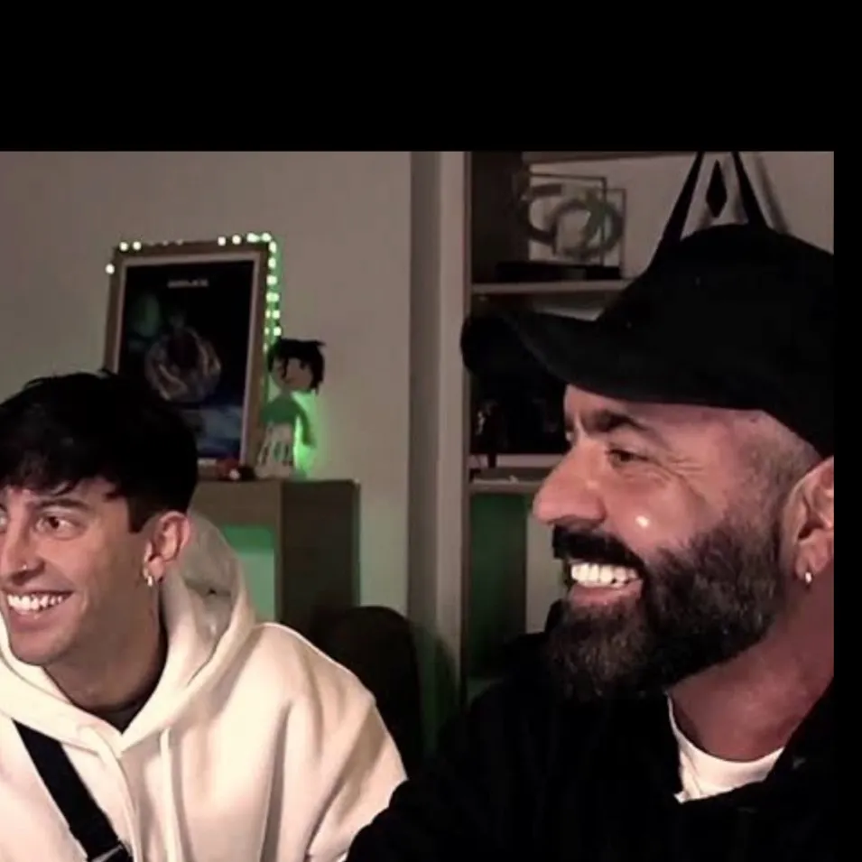 chat with ai character: Robleis x Juan