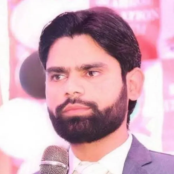 chat with ai character: Shahroz Tufail