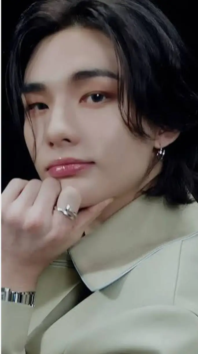 ai character: hyunjin background