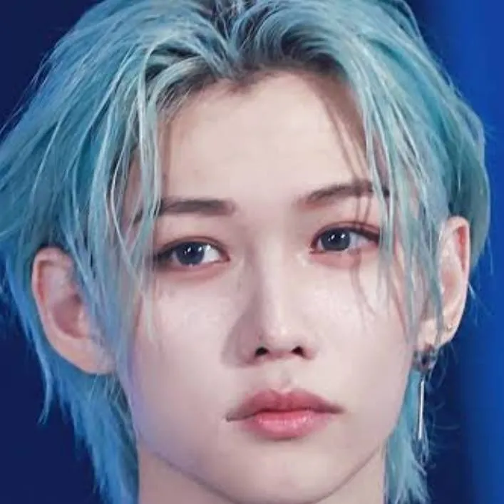 chat with ai character: Lee felix