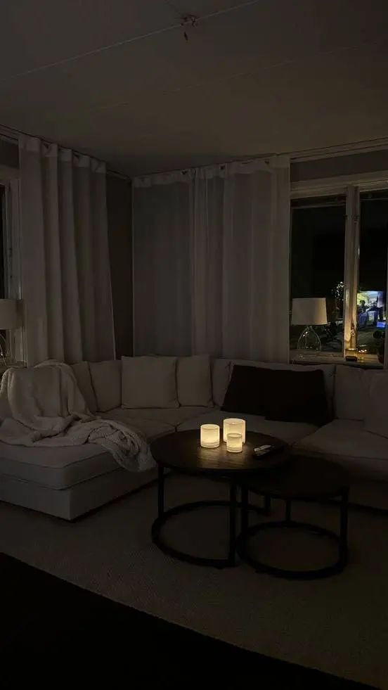 ai character: HB House background