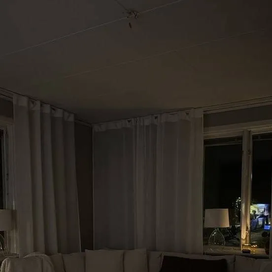 chat with ai character: HB House