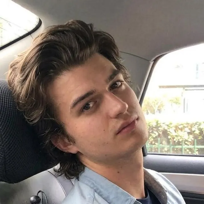 chat with ai character: Steve — older bro