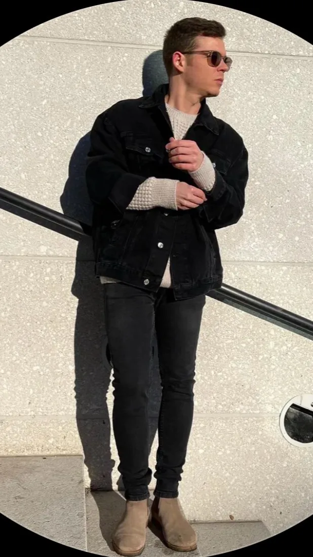 ai character: Georg (Teacher) background