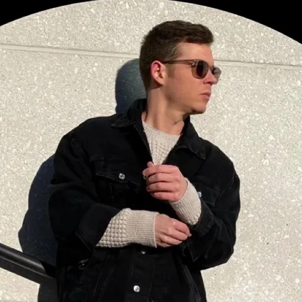 chat with ai character: Georg listing 