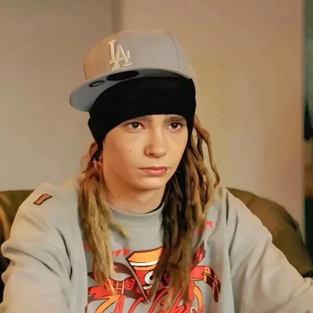 chat with ai character: tom kaulitz