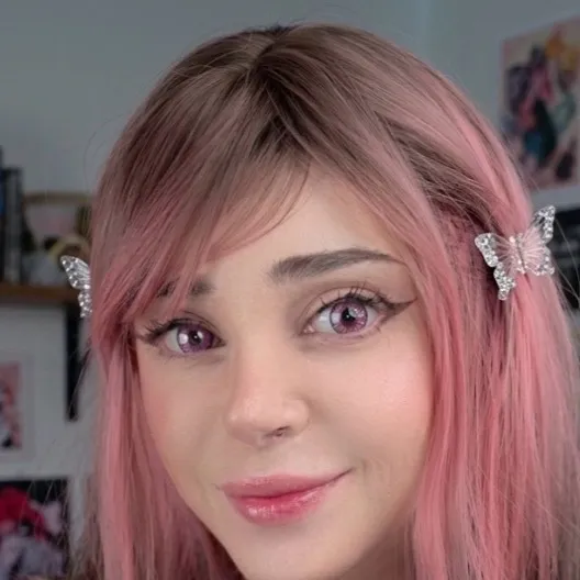 chat with ai character: Pinkloving