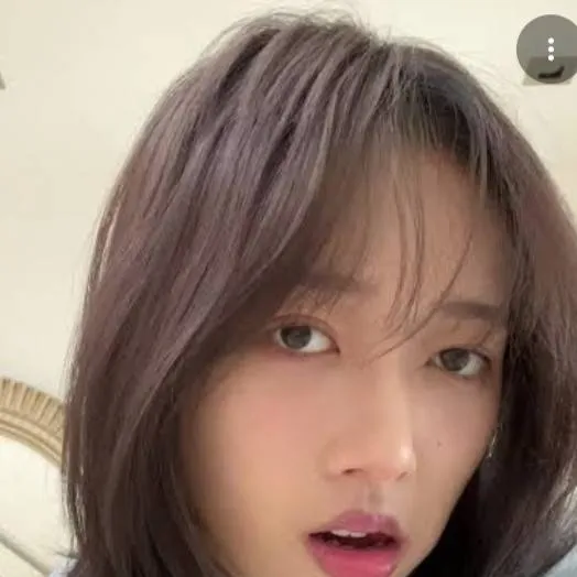 chat with ai character: Hannah Bahng