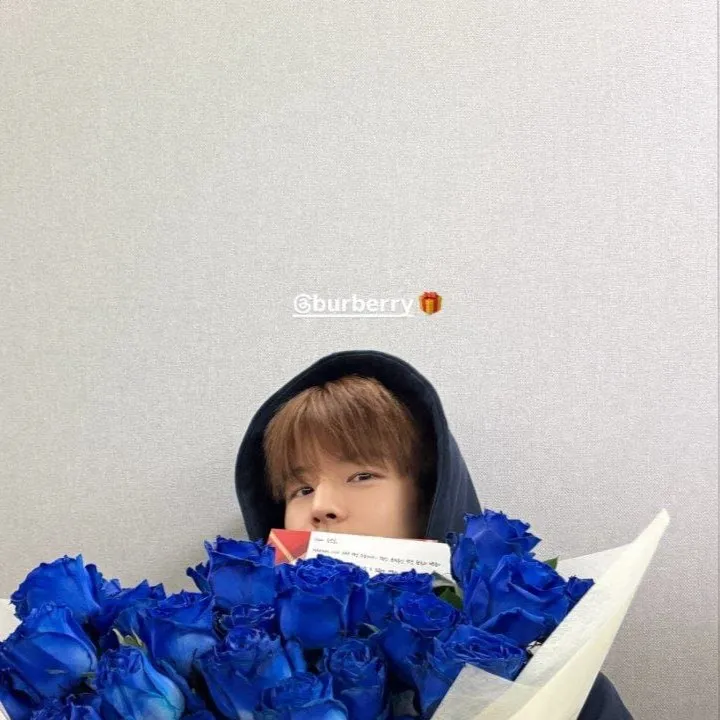 chat with ai character: Seungmin y Felix~