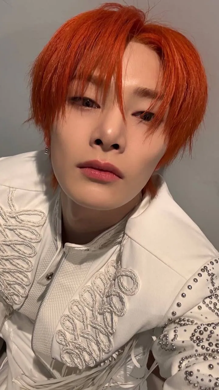 ai character: Jeongin… background
