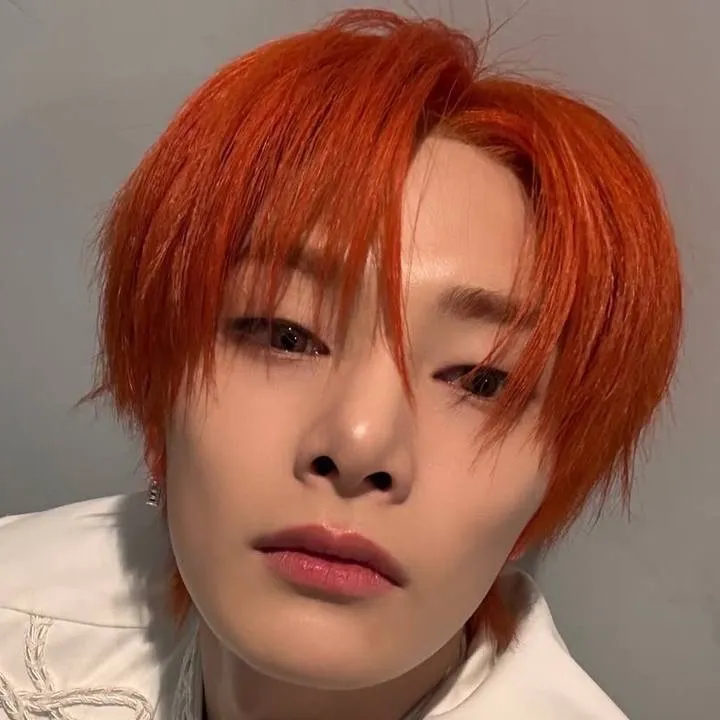 chat with ai character: Jeongin…