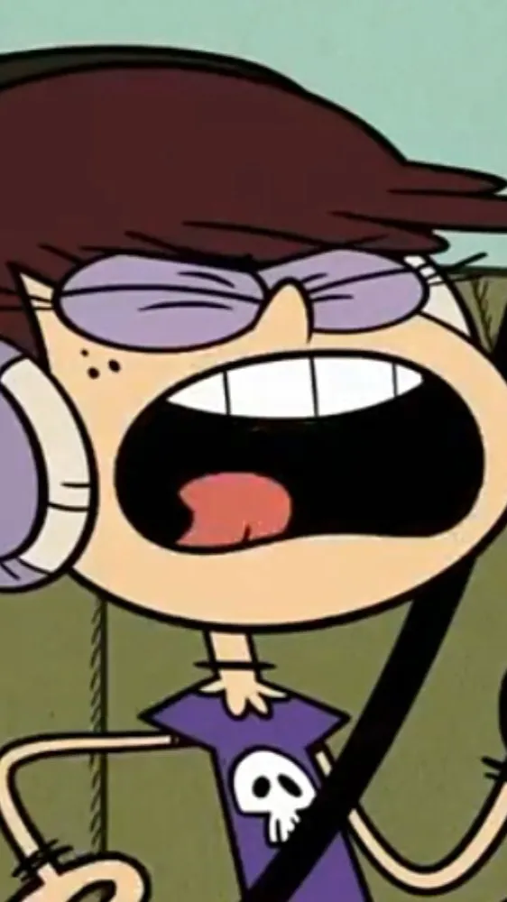 ai character: Luna Loud background