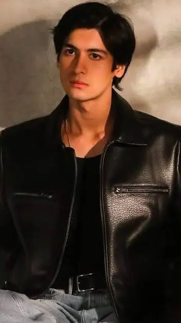 ai character: mark Keifer Watson background