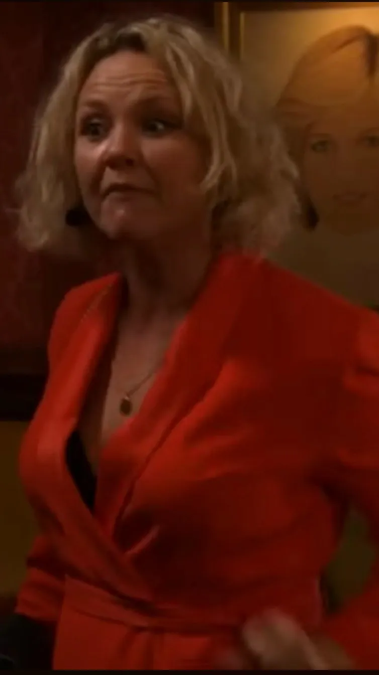 ai character: Janine Butcher background