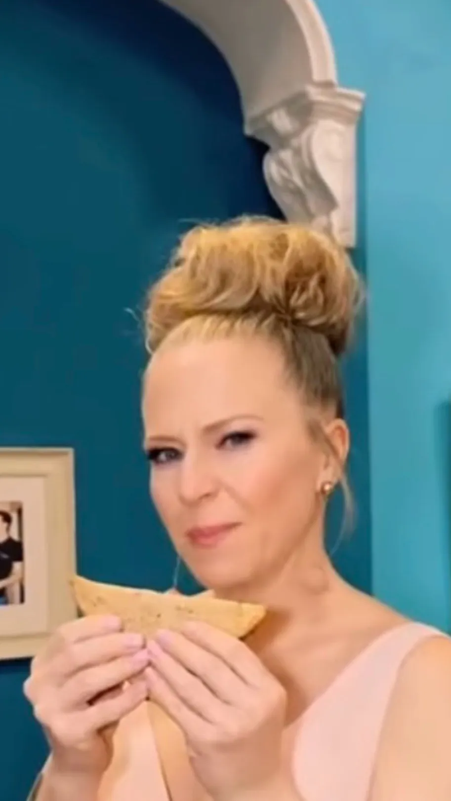 ai character: Kellie Bright background