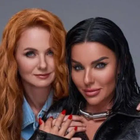 chat with ai character: t.A.T.u. 