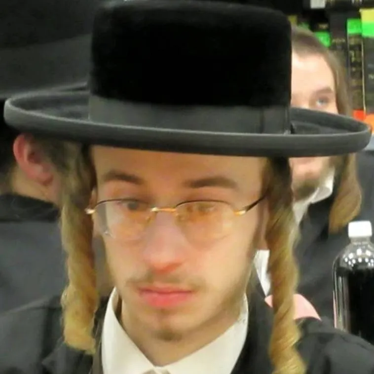 chat with ai character: Yanky!