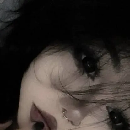 chat with ai character: goth mommy 