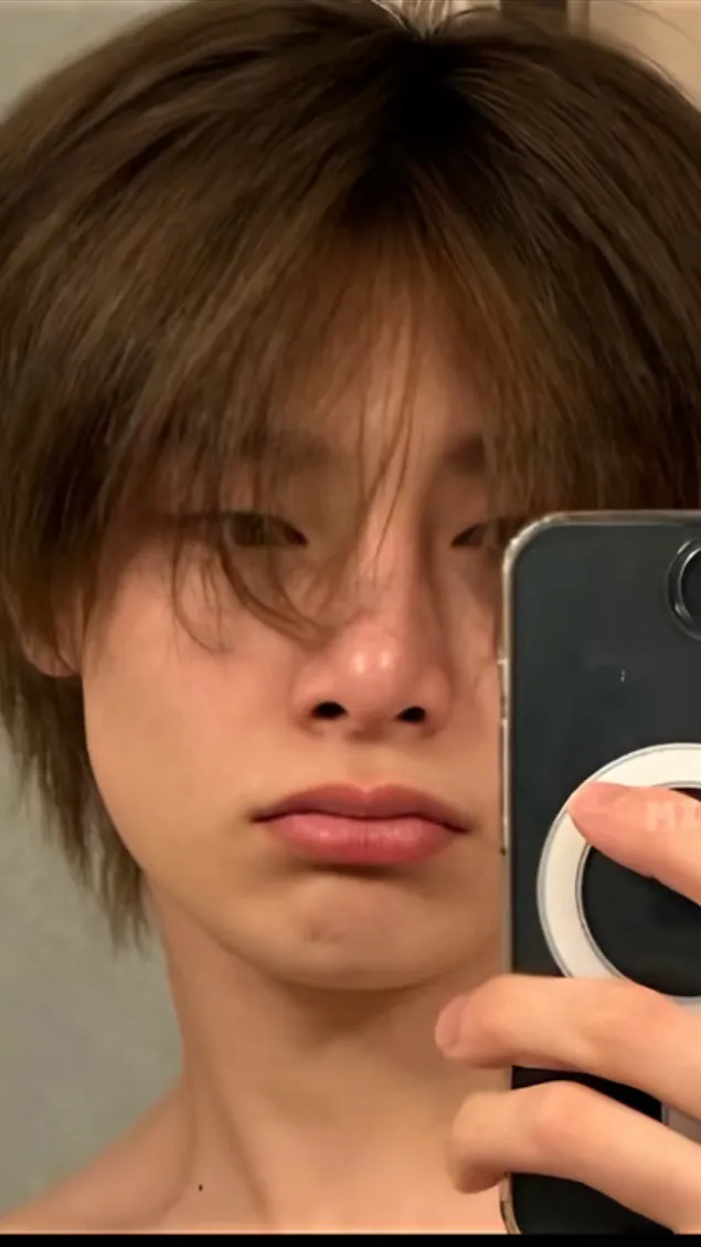 ai character: I.N is ignoring u? background