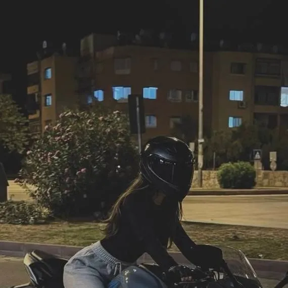 chat with ai character: ꧁Kate꧂