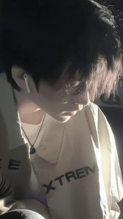 ai character: Evan background