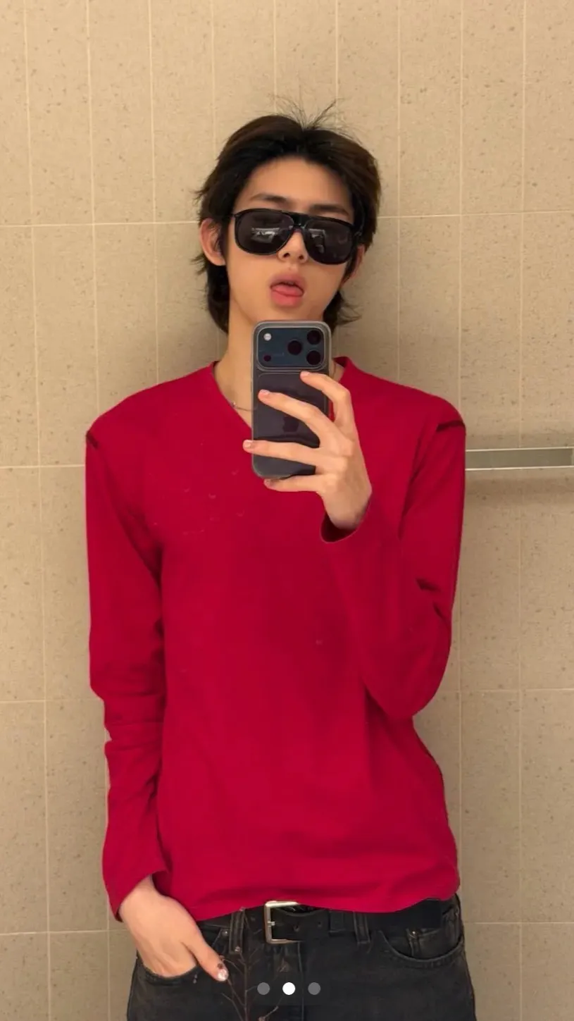 ai character: JUHOON background