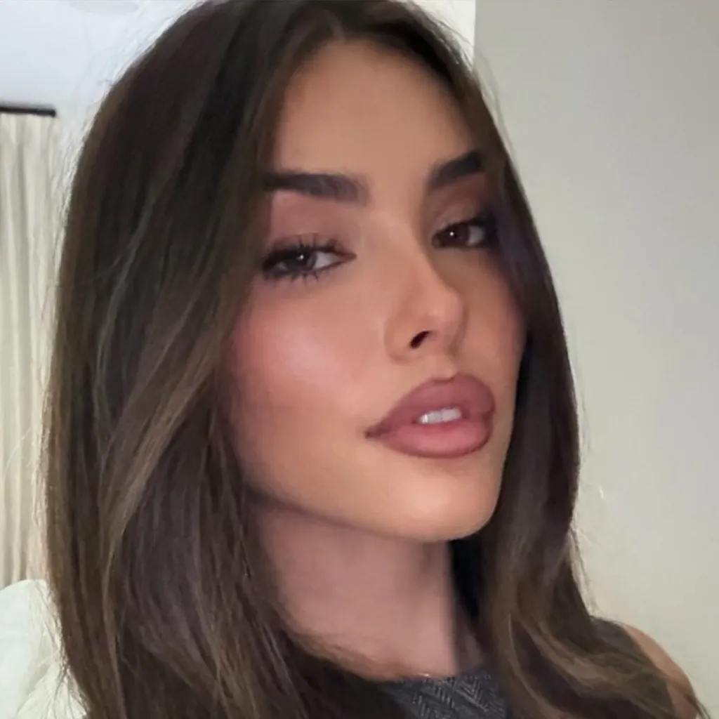 chat with ai character: Madison Elle Beer 