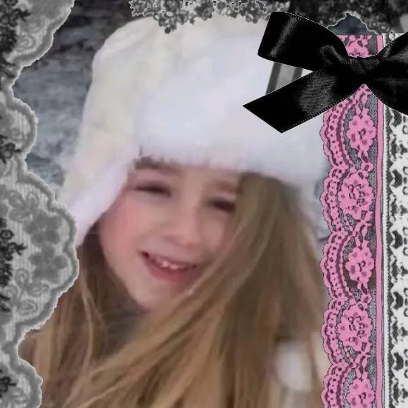 chat with ai character: Chloe Dance moms🌷🦴