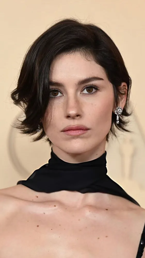 ai character: Gracie abrams  background