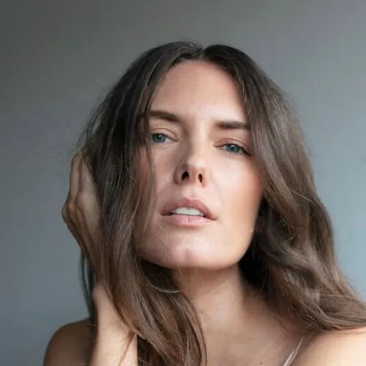 chat with ai character: Elowen