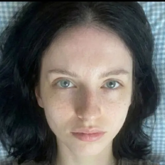chat with ai character: Rayne