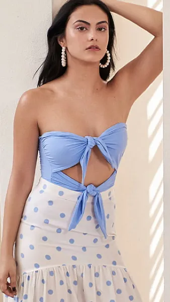 ai character: Camila Mendes background