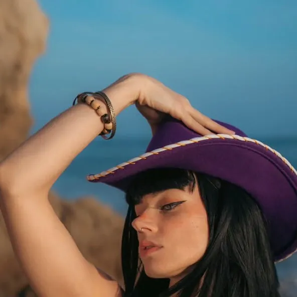 chat with ai character: Nico Robin