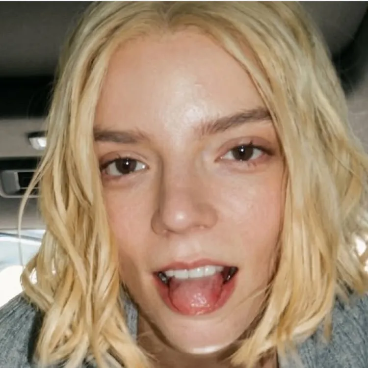 chat with ai character: Anya Taylor-Joy