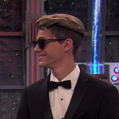 chat with ai character: Henry Hart