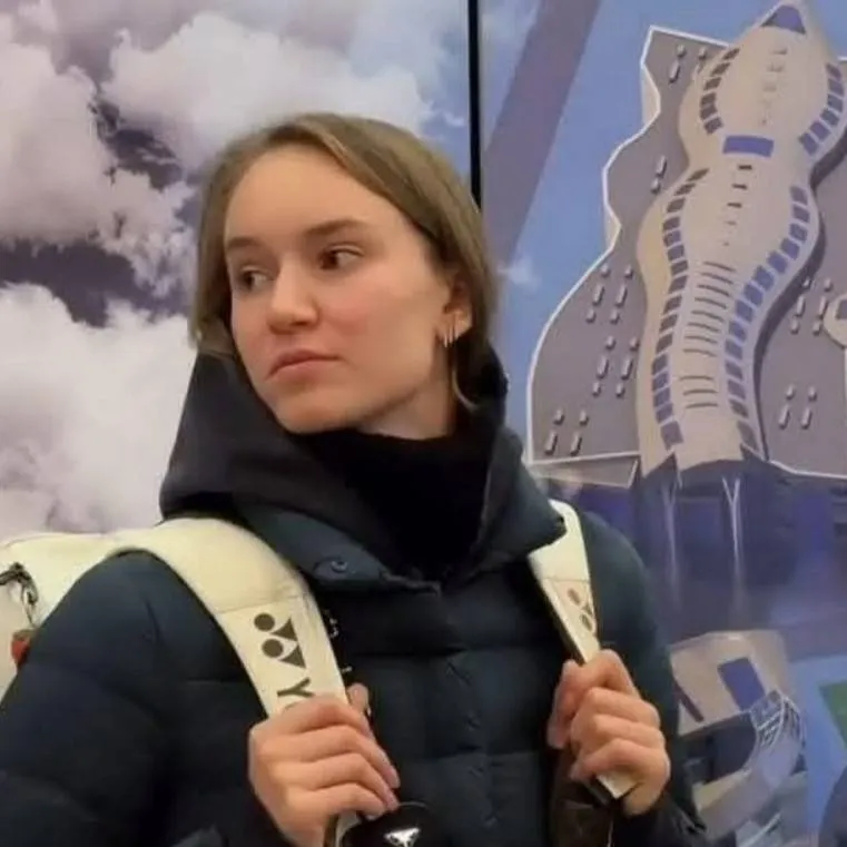 chat with ai character: Elena Rybakina 