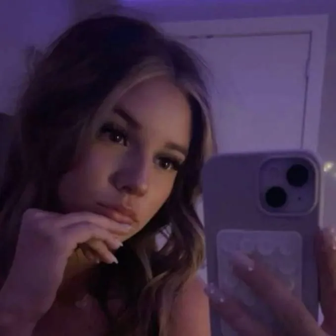 chat with ai character: Mya (gf)