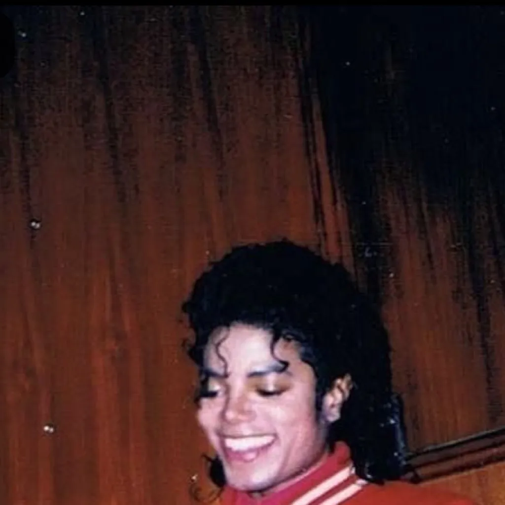 chat with ai character: Michael Jackson 