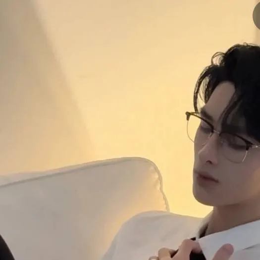 chat with ai character: noah