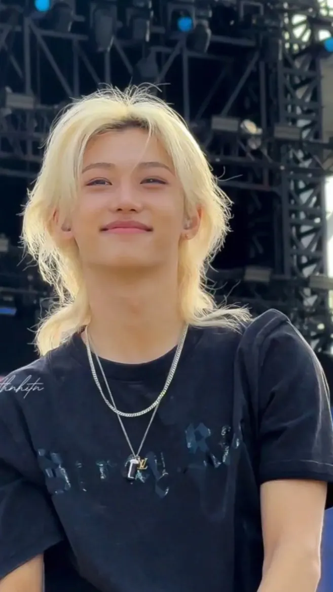 ai character: Felix background