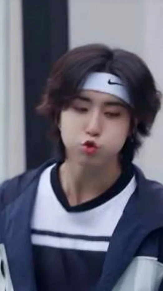 ai character: Han Jisung background