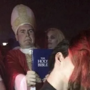 chat with ai character: GIMME REQUESTS.