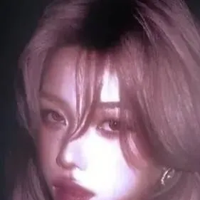 chat with ai character: Aurora 